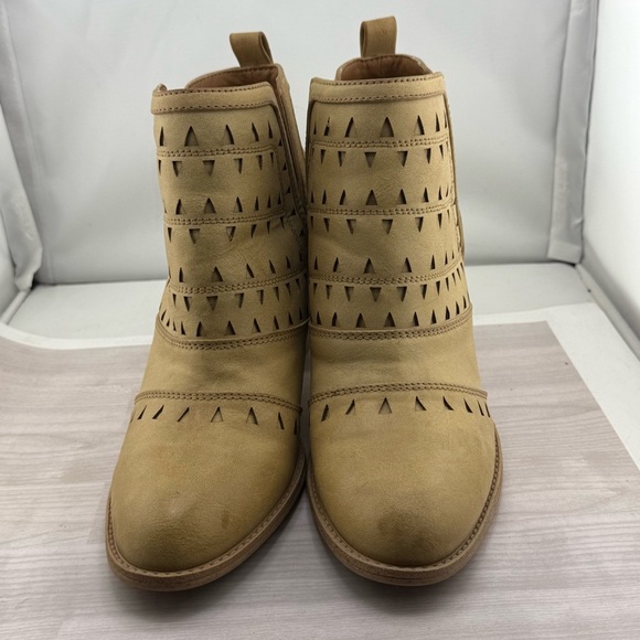 Sofft Tan Ankle Booties with Chunky Heel and Perforated Design - Picture 5 of 6